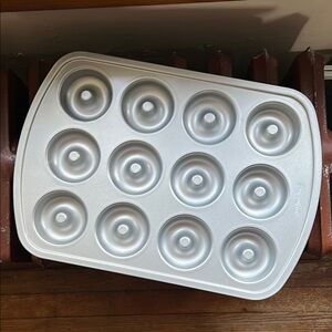 Pampered Chef Silver/Teal Donut Baking Pan